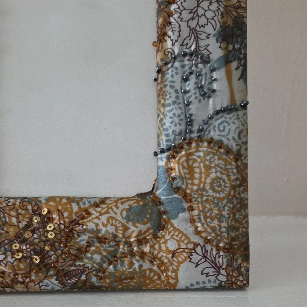 N/A beautiful paisley